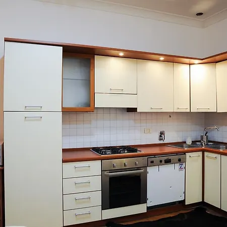 Elite Polacchi House